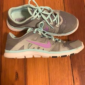 Nike Fitsole women tennis shoe